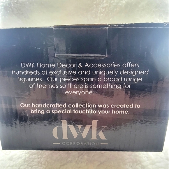 Skull & Roses Resin Trinket Box! - Picture 9 of 9